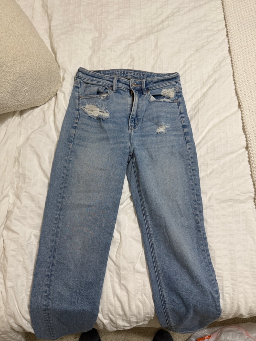 American Eagle Distressed Women’s Jeans - Classic High-Rise